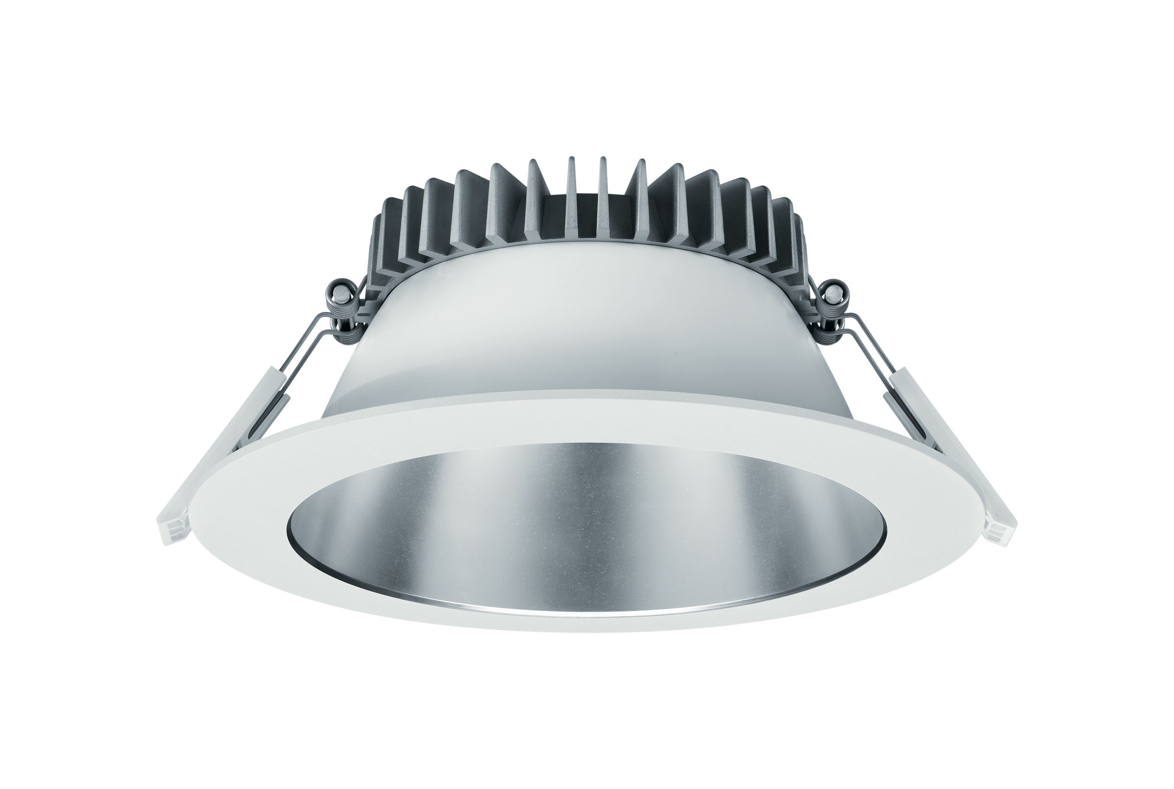 Een ingebouwde led-downlight met een cirkelvormig ontwerp, voorzien van een witte behuizing en een metalen reflector. Het armatuur is aan de achterkant voorzien van warmteafvoerende vinnen en verstelbare bevestigingsclips, waardoor het ideaal is voor commerciële of residentiële verlichting.
