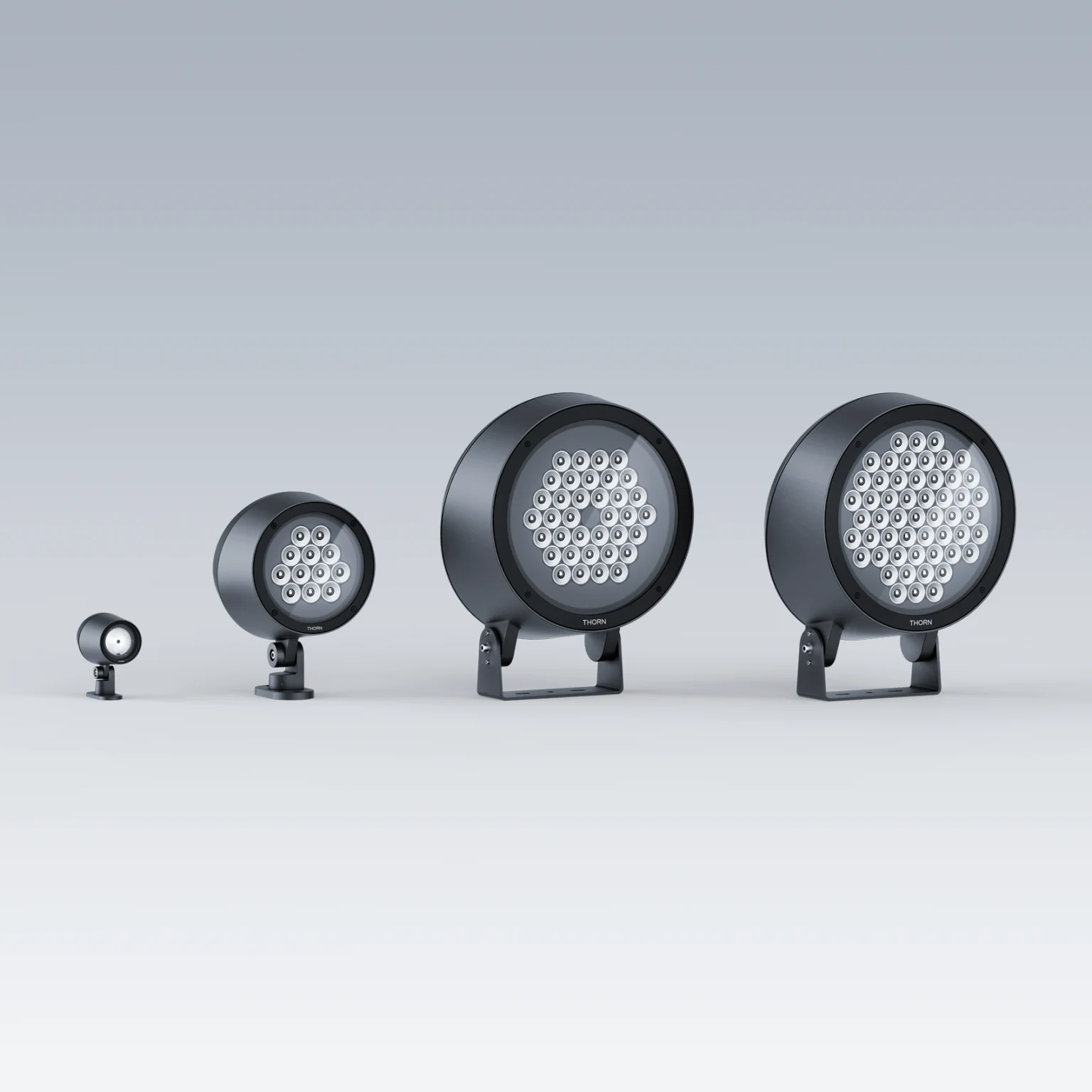 Bild zeigt die Familie der Contrast-Flutlichtstrahler von Thorn Lighting