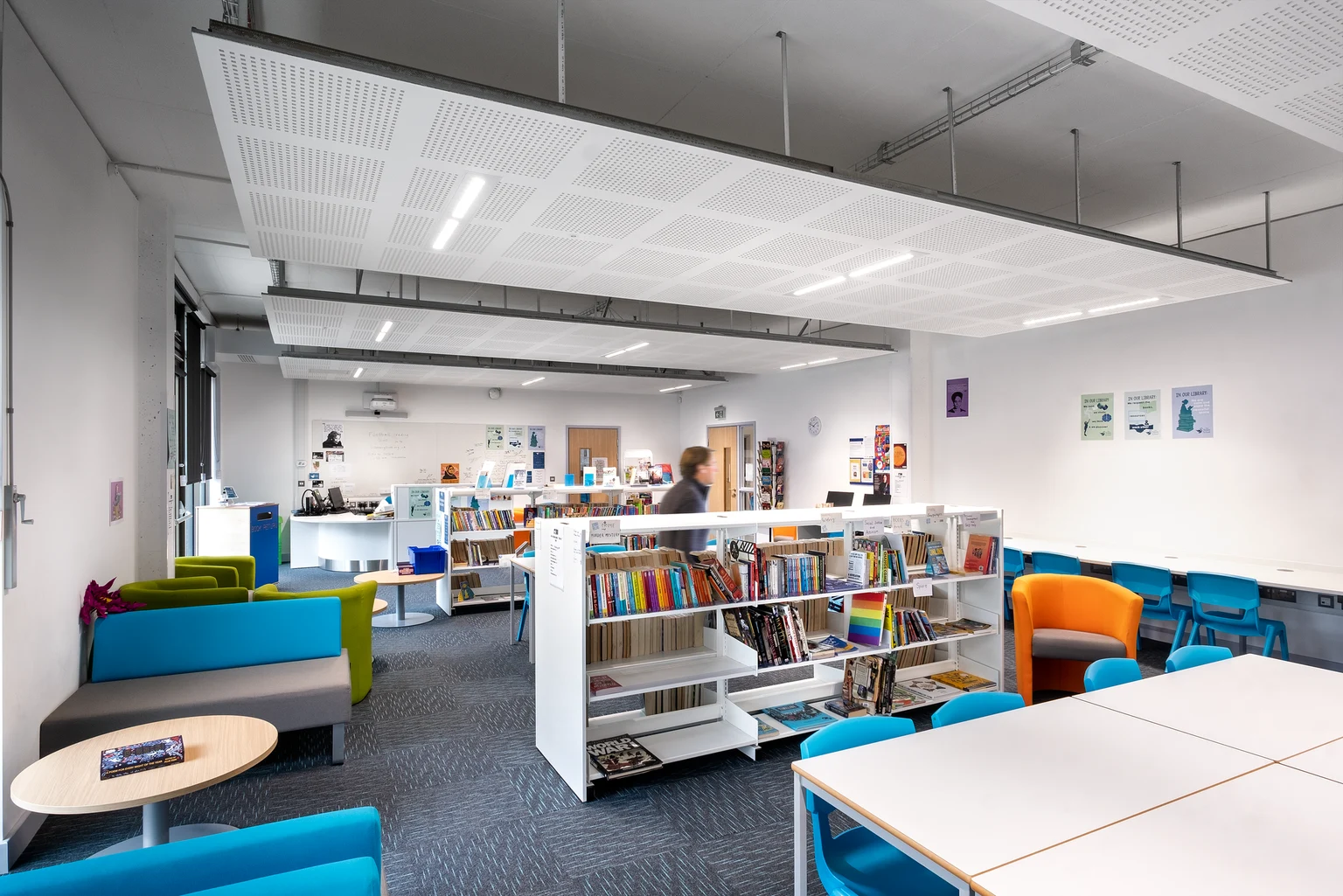 Arena Symphony akoestisch reducerende armaturen bij Swan School Oxford