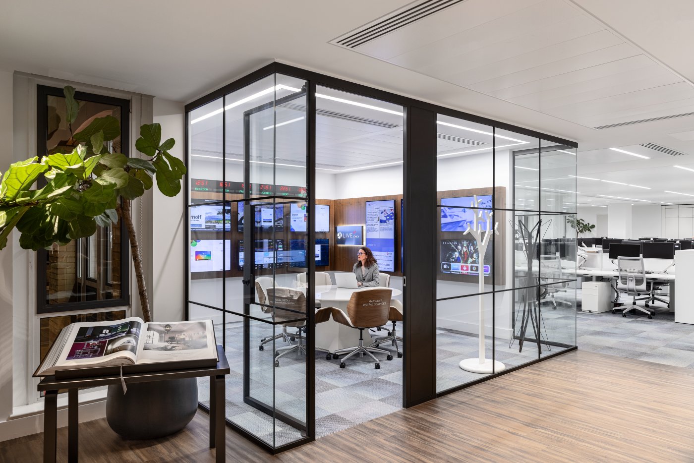 Modern office lighting from Zumtobel | Lighting for every office