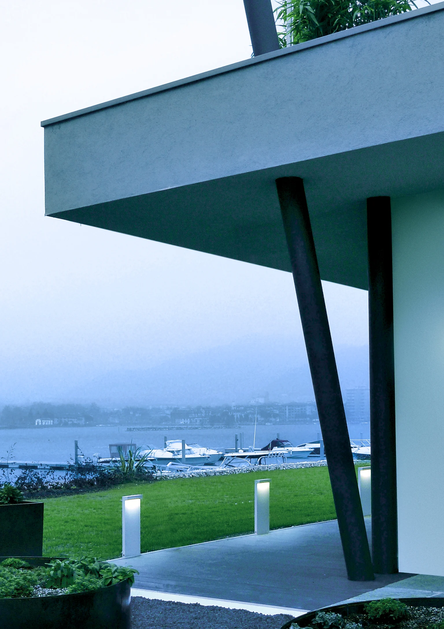 Axyl Greet Pollerleuchte von Thorn Lighting