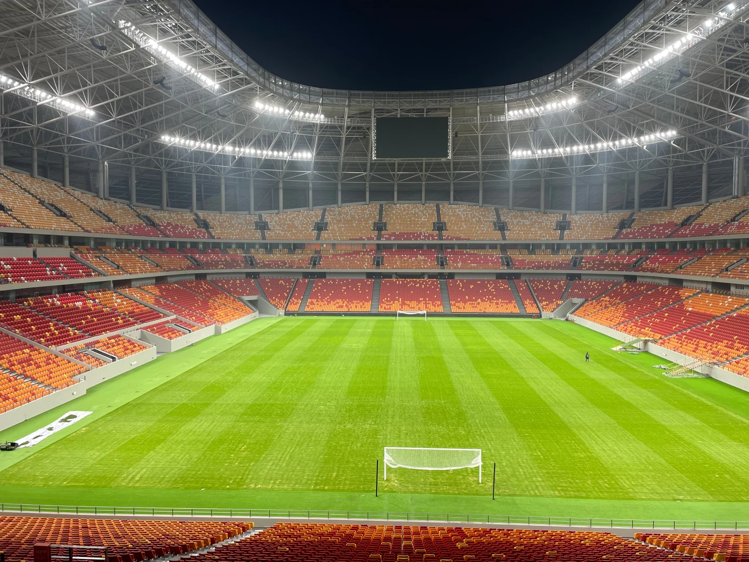 Thorn installeerde meer dan 400 Champion-schijnwerpers, die zorgen voor een gelijkmatige en flikkervrije verlichting voor HDTV-uitzendingen. 