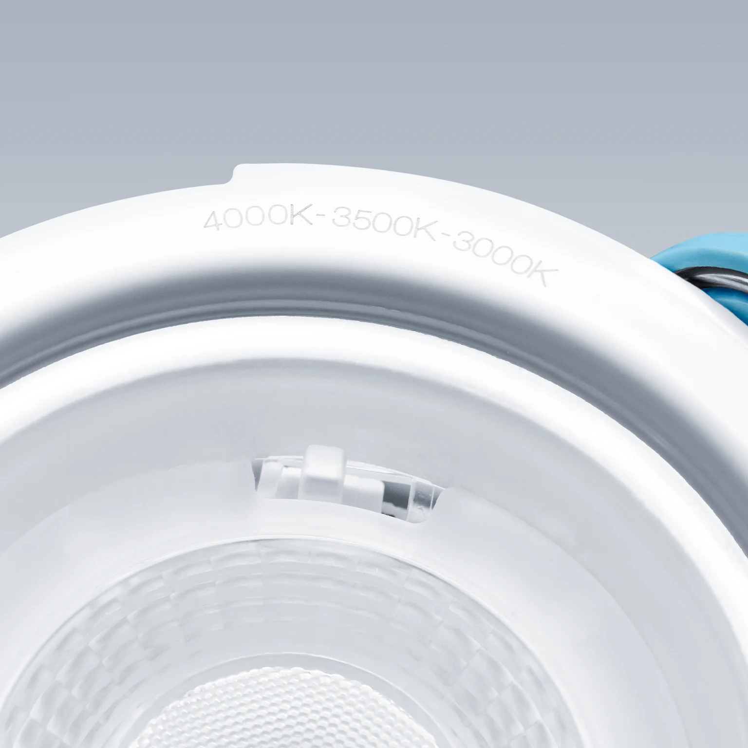 Gros plan sur l'interrupteur CCT du downlight coupe-feu Sylvie