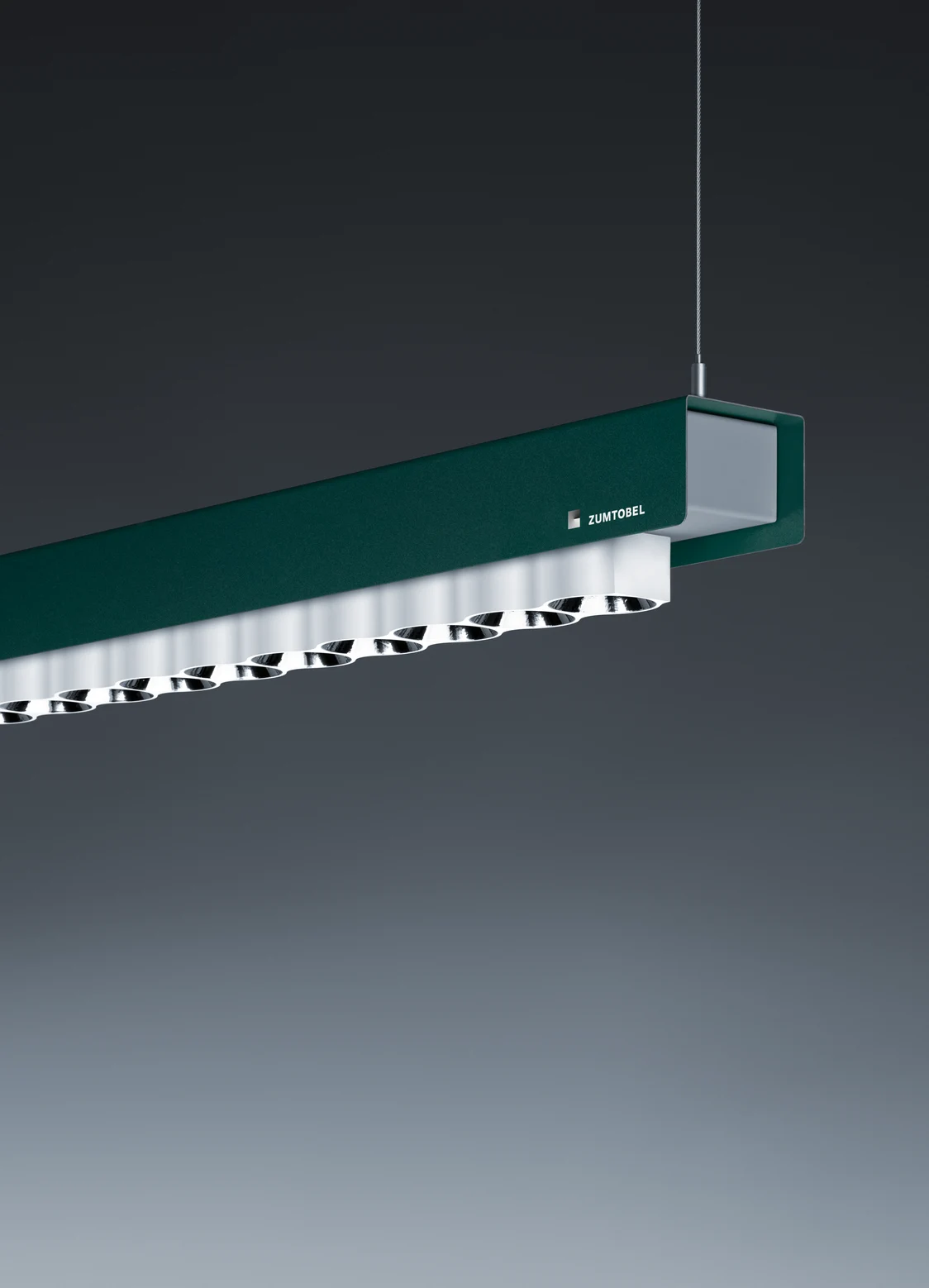 Le système d’éclairage IZURA de ZUMTOBEL propose une solution de design suspendue avec une émission directe de lumière LED dans un style minimaliste.