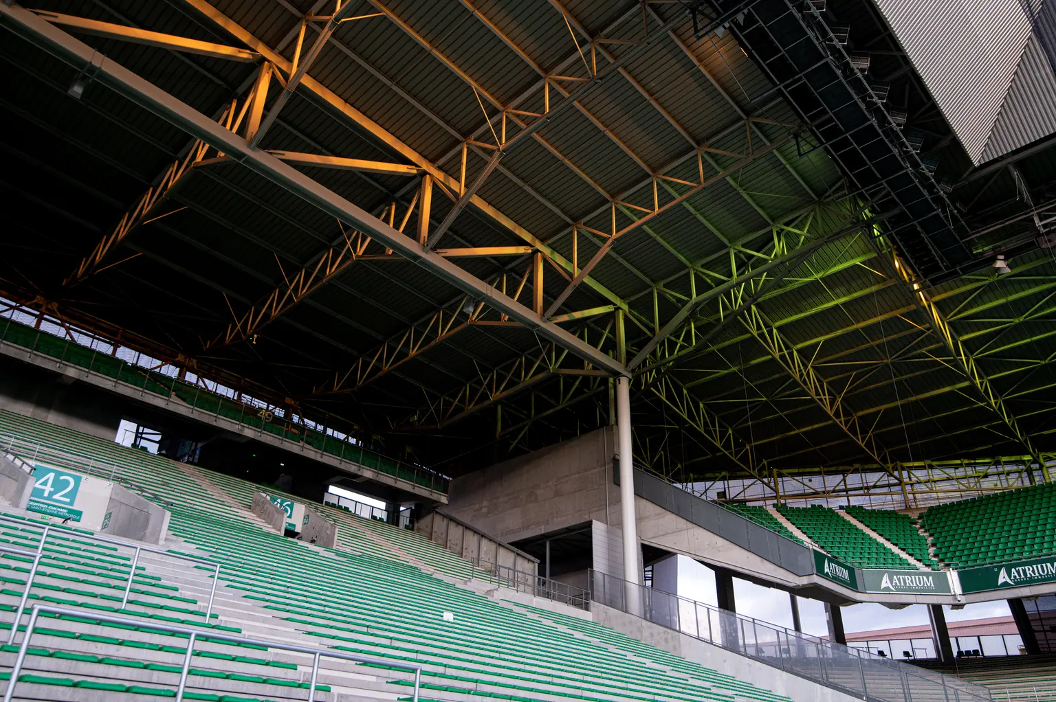 Thorn Altis-schijnwerper in gebruik in het Geoffroy Guichard-stadion.
