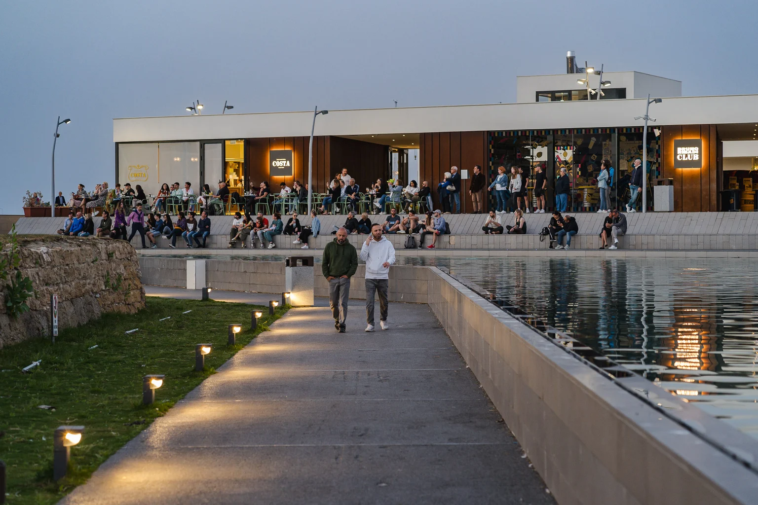 Raze Bollard van Thorn Lighting