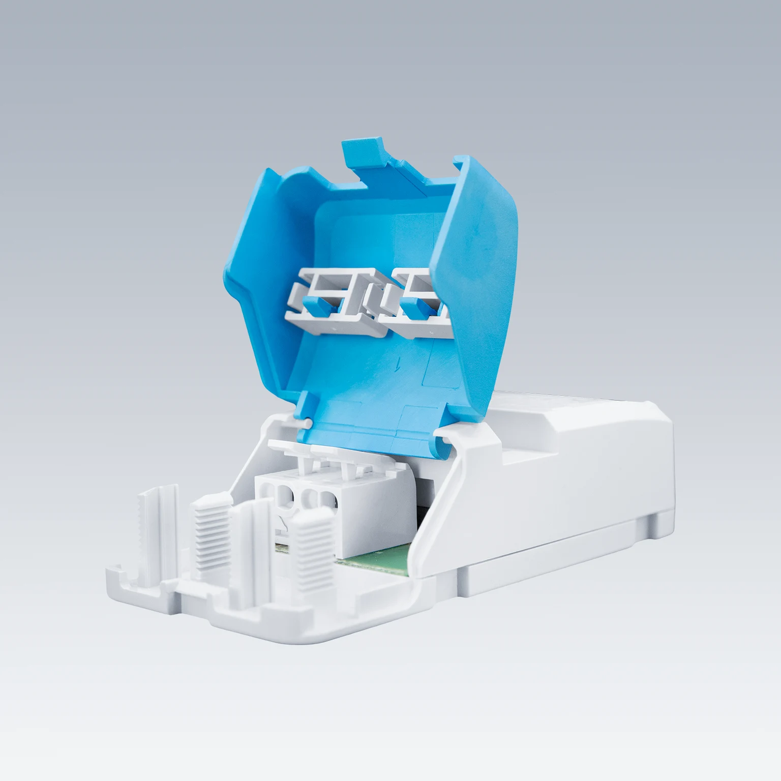 Ein Bild, das den Anschluss des Amy-Einbau-Downlights zur vereinfachten Montage zeigt.