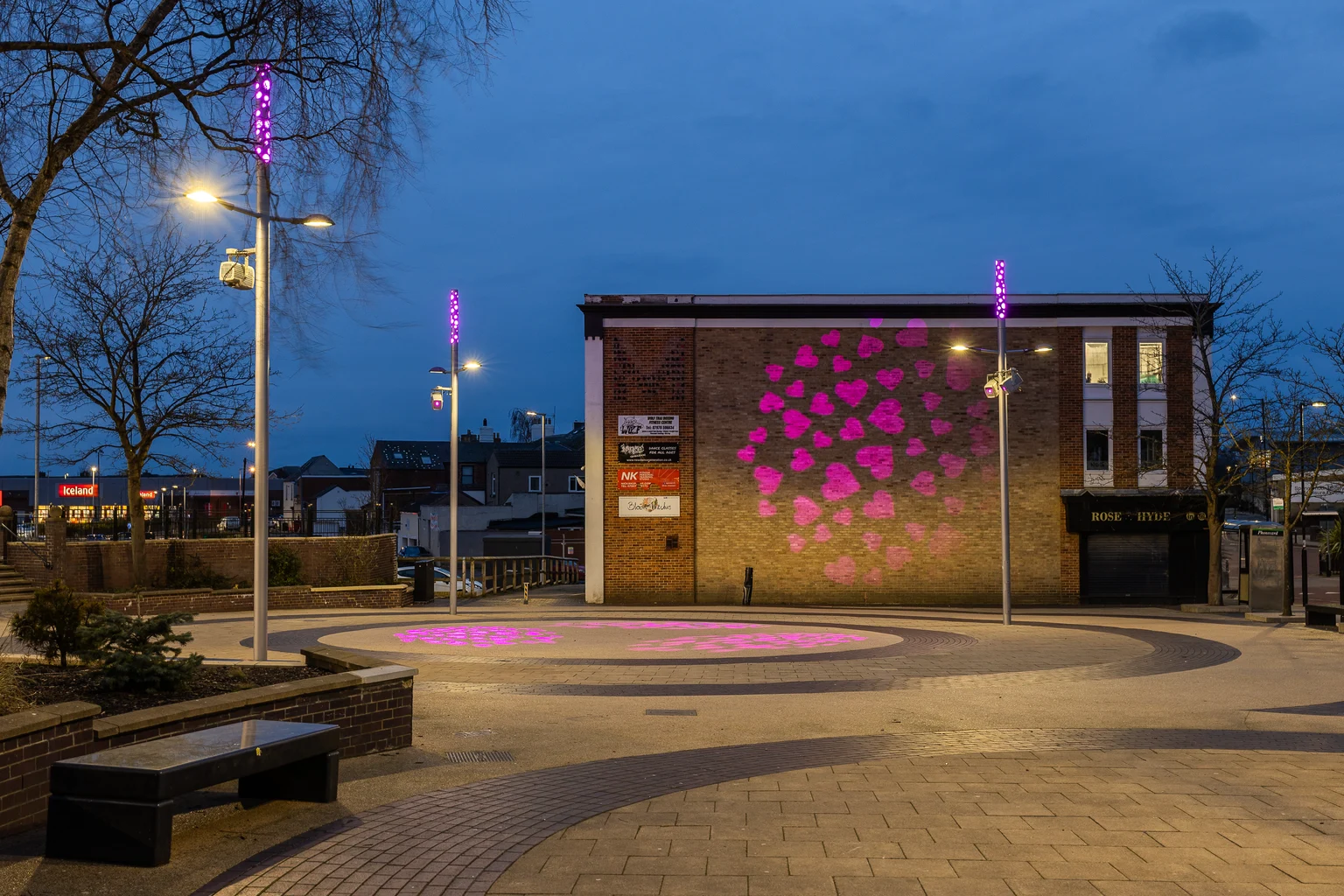 Thor-Leuchten im Bild, die zur Beleuchtung des Marktplatzes eingesetzt werden