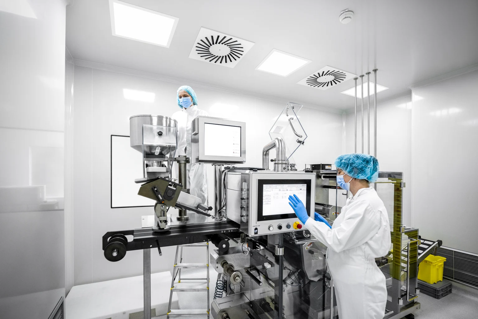 Panneau LED encastré invincible pour environnements propres par Thorn Lighting