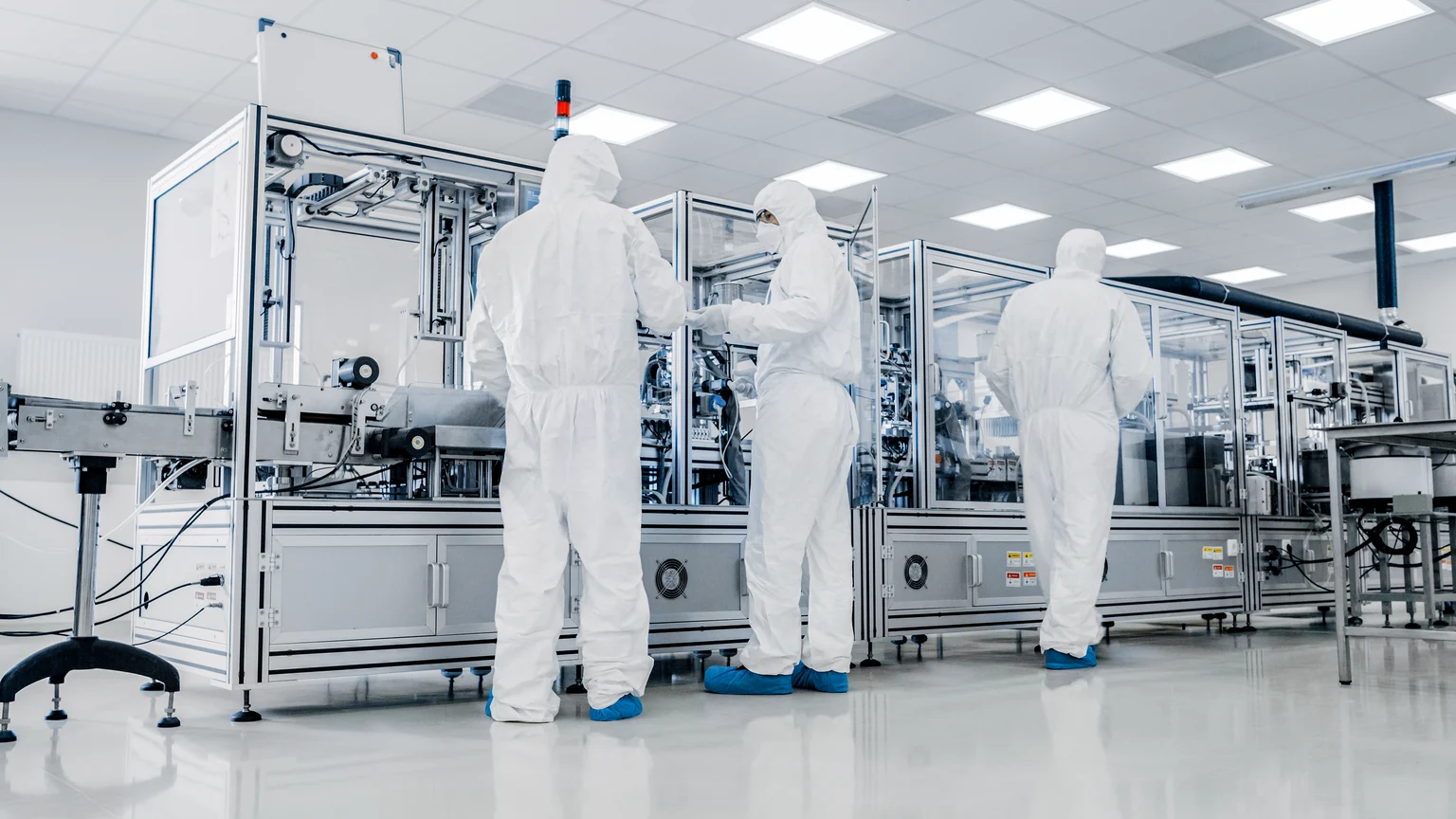 Panneau LED encastré invincible pour environnements propres par Thorn Lighting