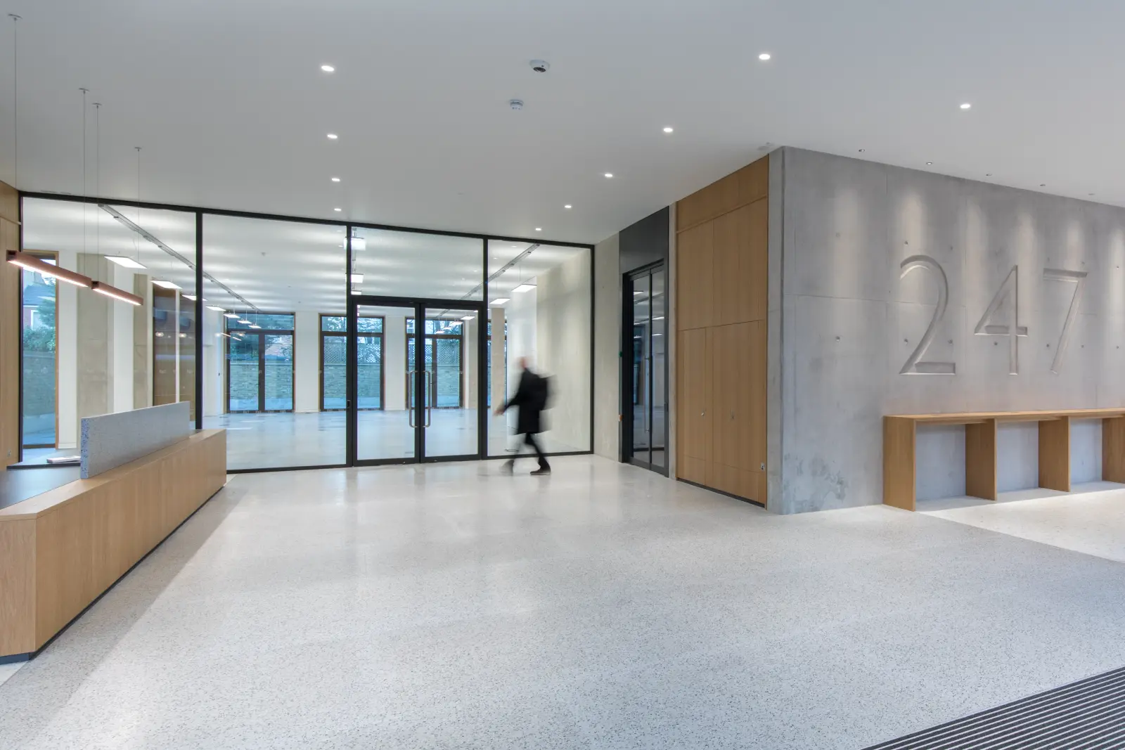 247 Wimbledon The Broadway 