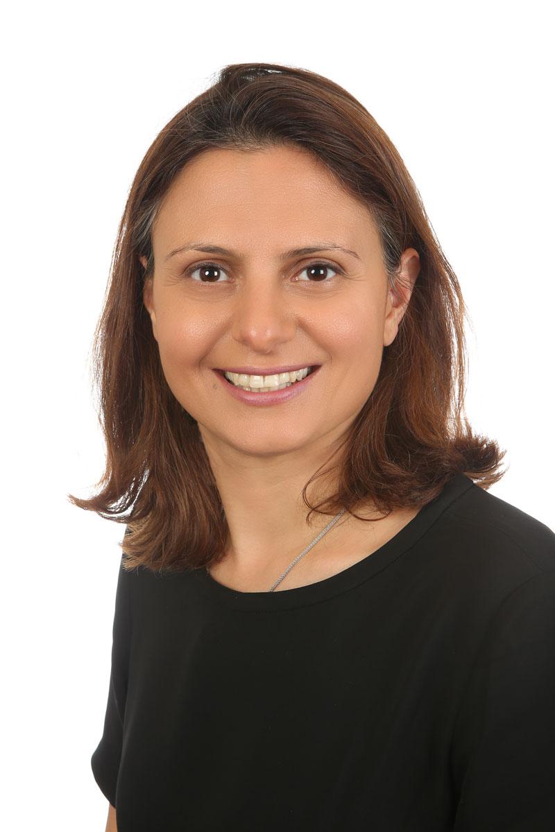 Portraitfoto von Sanaz Rüfenacht