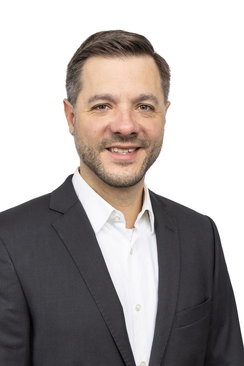 Portraitfoto von Simon Riechsteiner