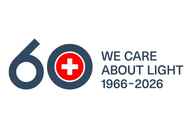 Logo anniversaire des 60 ans de Zumtobel Licht AG avec les dates, la croix suisse et le slogan « We Care About Light »