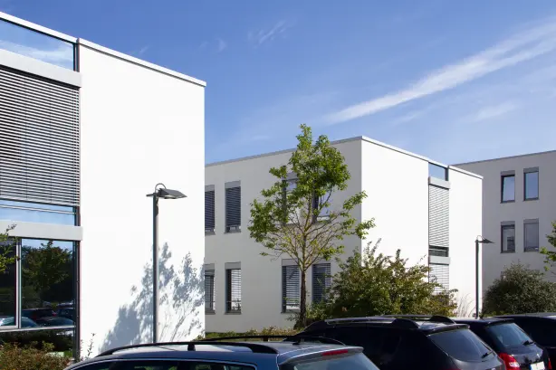 Produktbild Hess Novara Poller in beleuchteten Garten