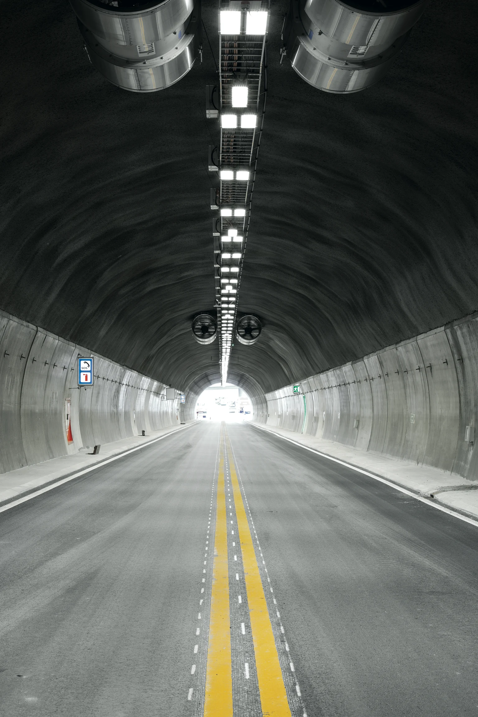 Illuminazione per gallerie GTLED Pro di Thorn Lighting