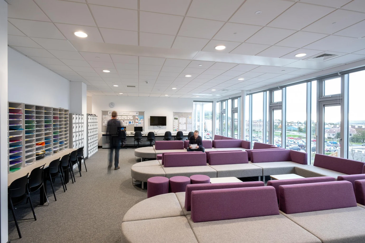 Cetus LED-Downlight für Büro und Bildung von Thorn Lighting