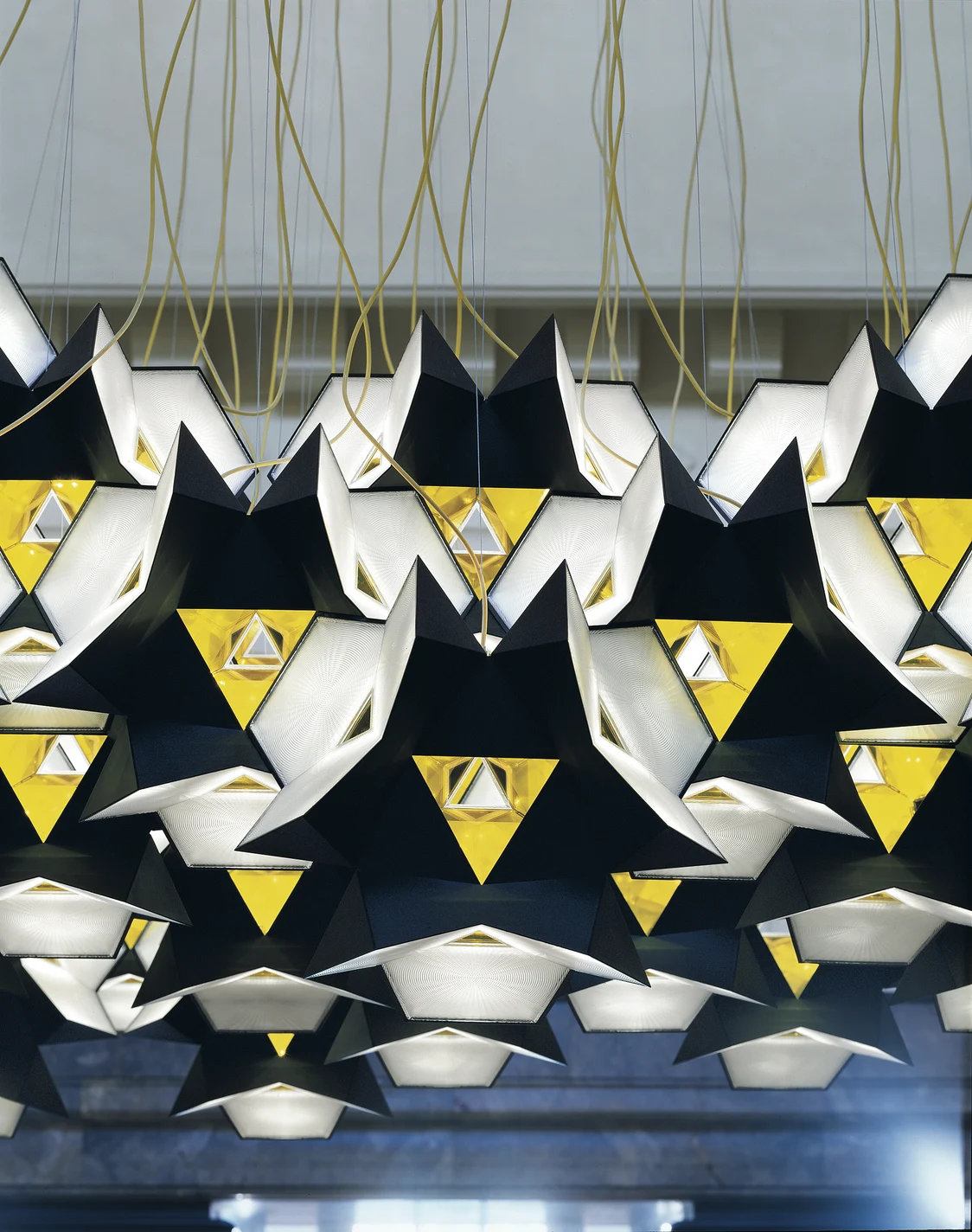 Plafonnier LED géométrique au design moderne de Zumtobel