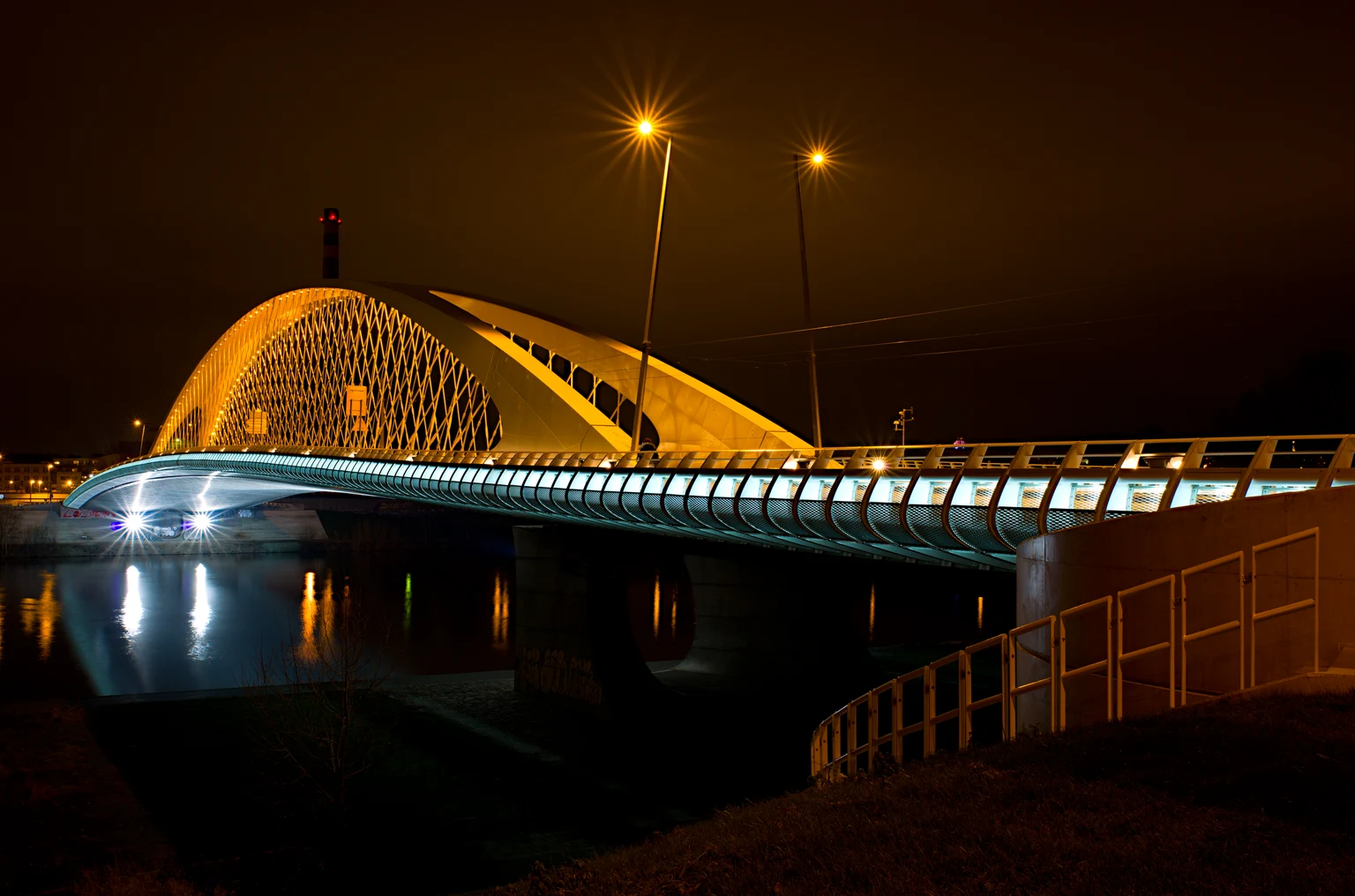 Éclairage du pont Troja