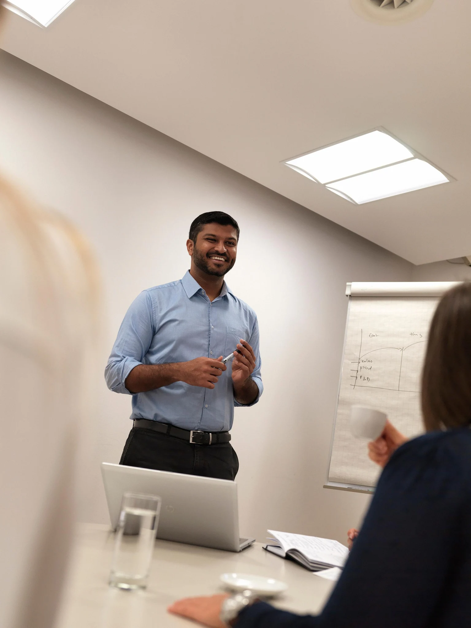 IQ Wave – modulare Einbau-Beleuchtungslösung für Büros von Thorn Lighting