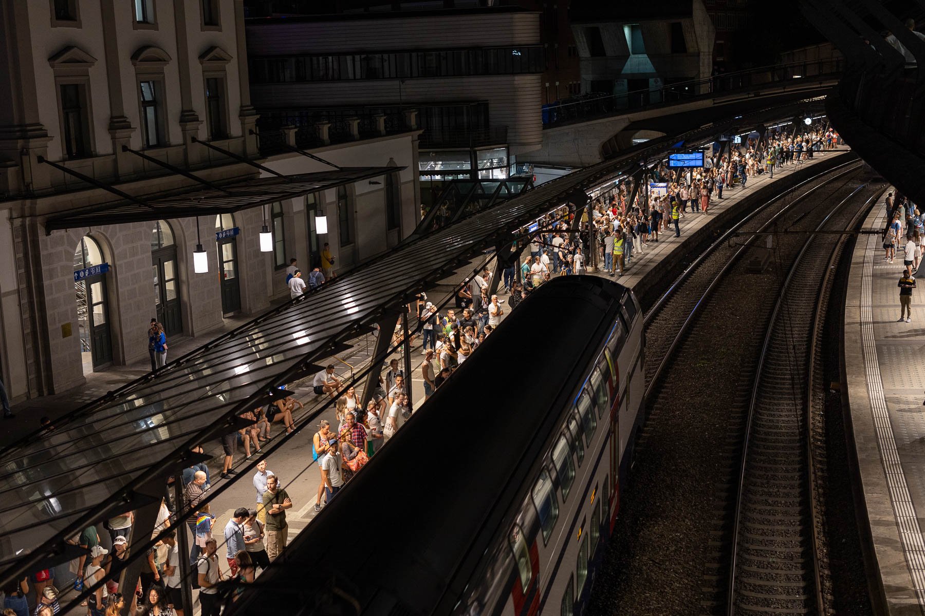 SBB bringt Raver zur Street Parade nach Zürich