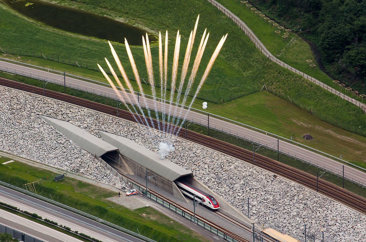 Gotthard-Basistunnel: zehn Jahre schnellere Verbindungen für die Reisenden und effizienterer Güterverkehr