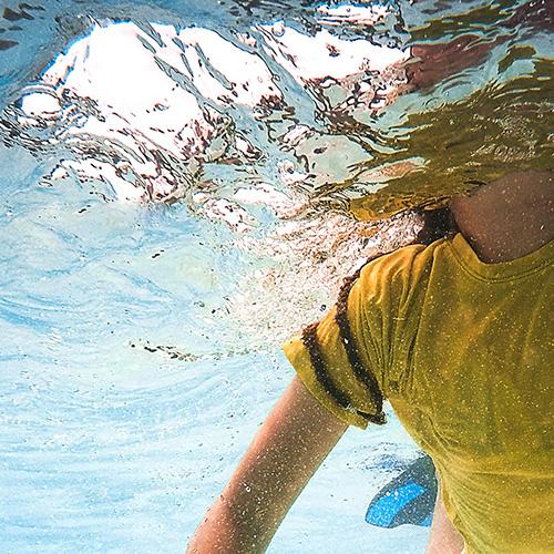 boy_swimming
