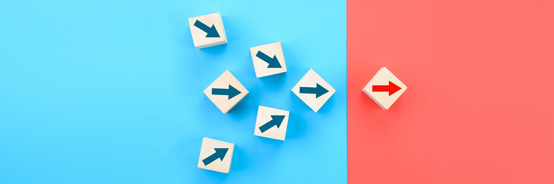 arrow-blocks-two-color-background