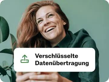Frau nutzt taxfix