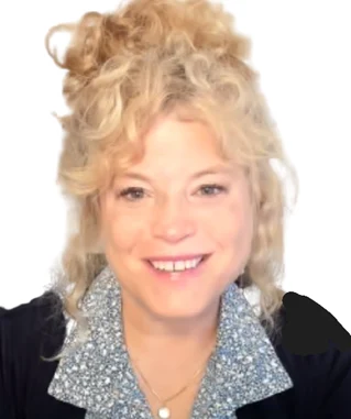 headshot for Anna DeLong