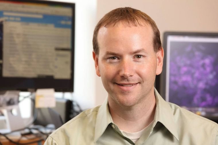 Jeff Saucerman in his lab