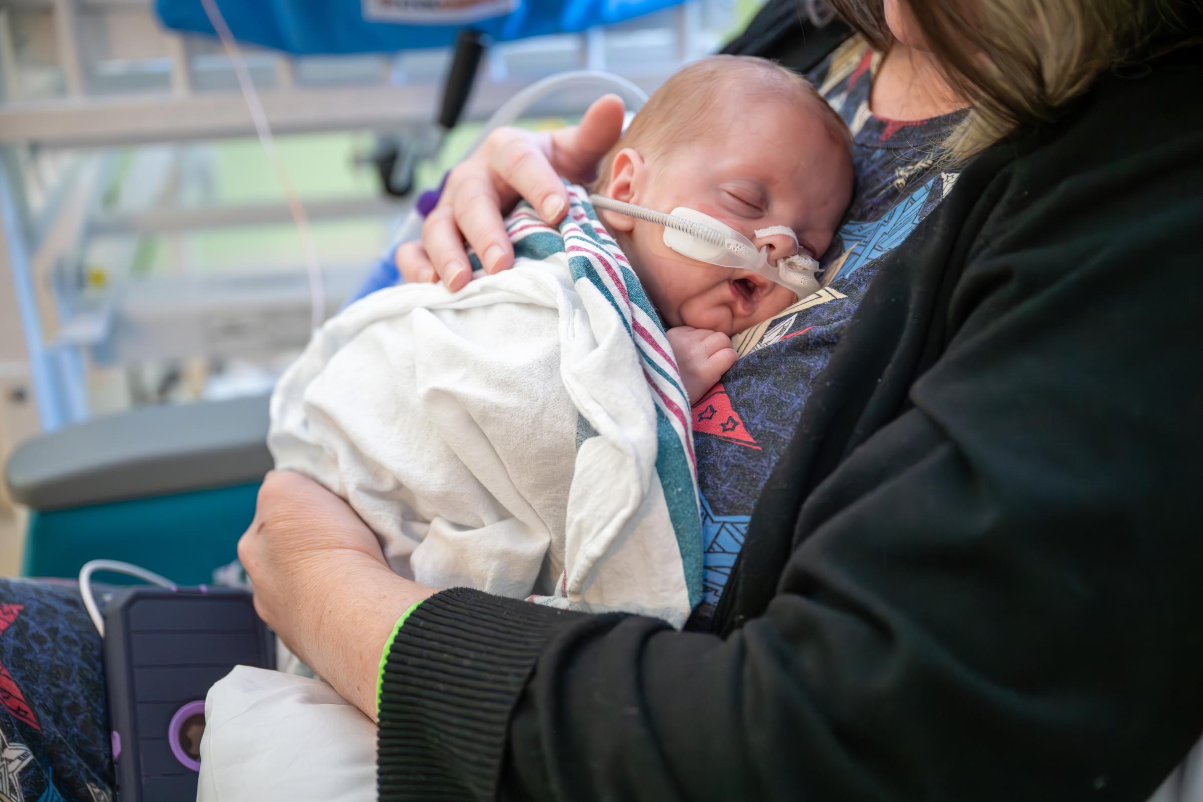 baby in nicu
