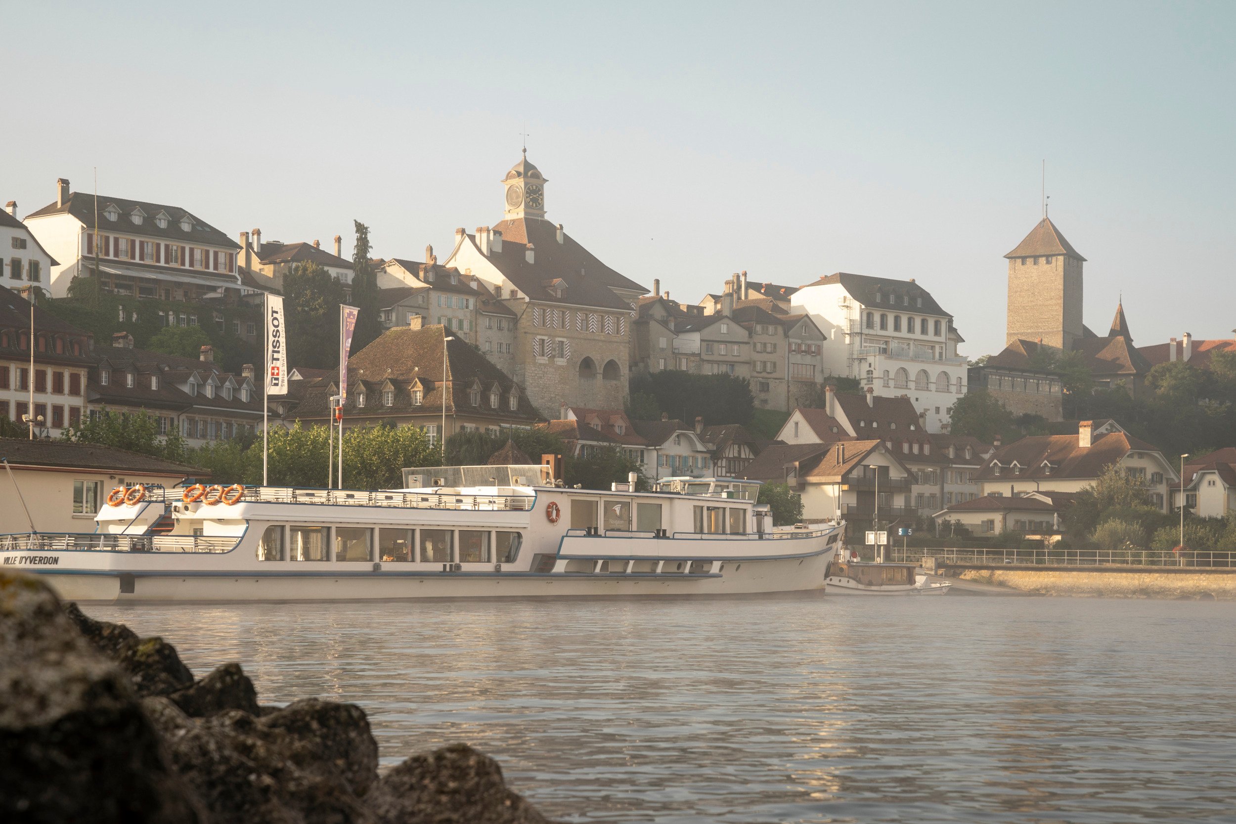 La nave Ville d'Yverdon nel porto di Murten.