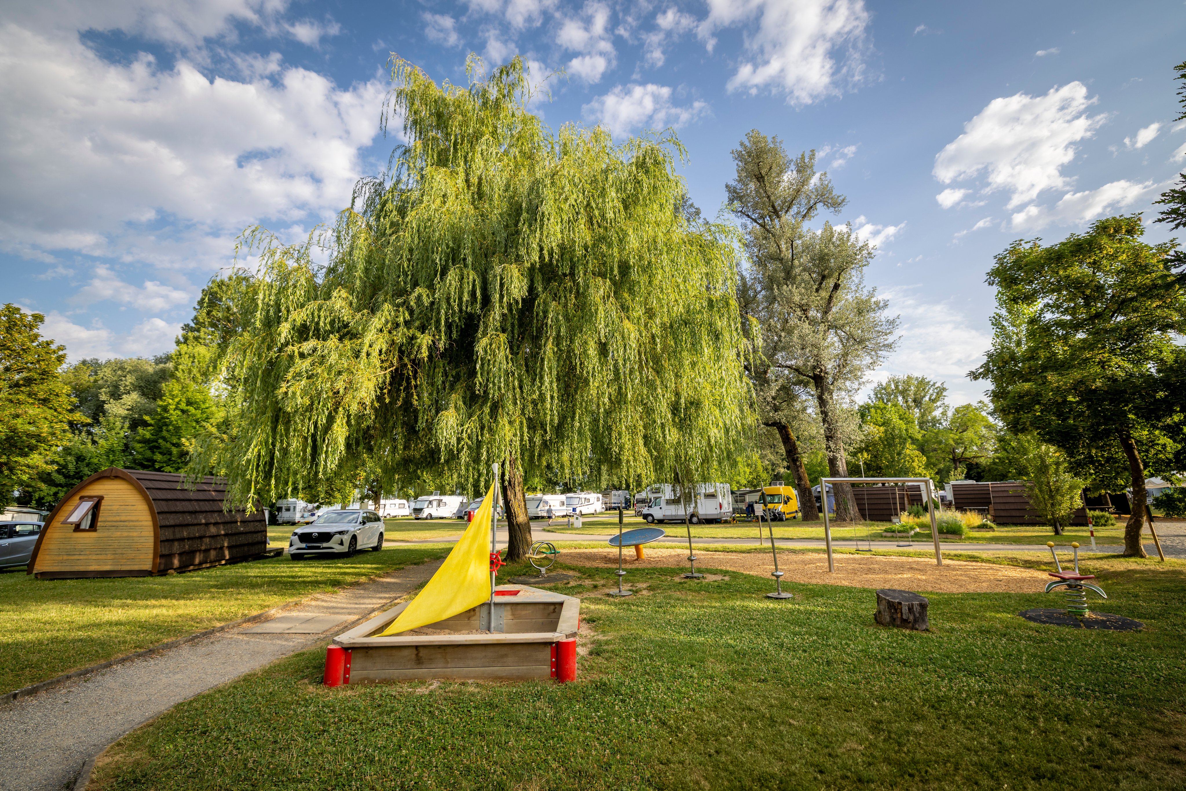 Spielplatz auf einem Campingplatz.