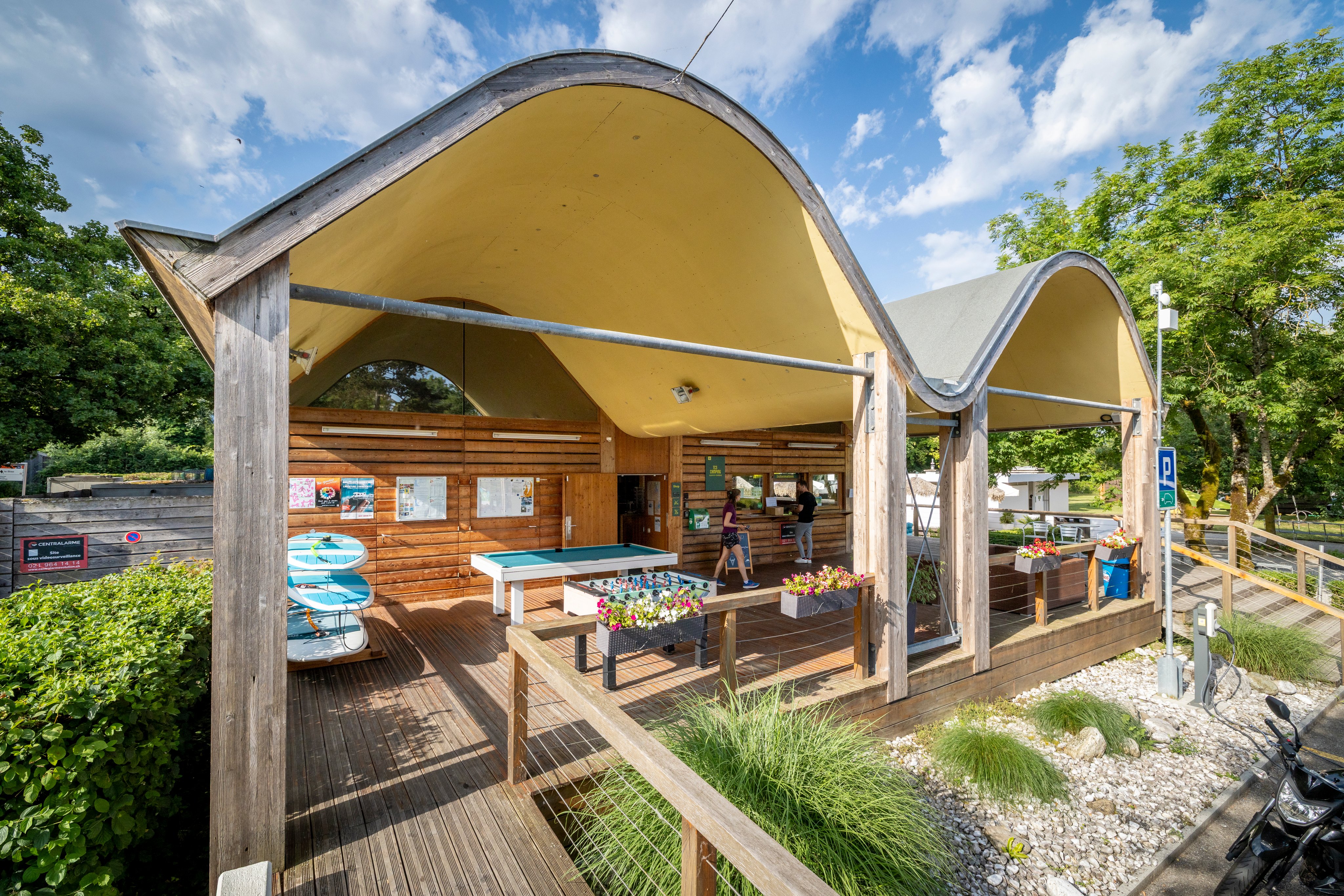 L'edificio della reception di un campeggio.