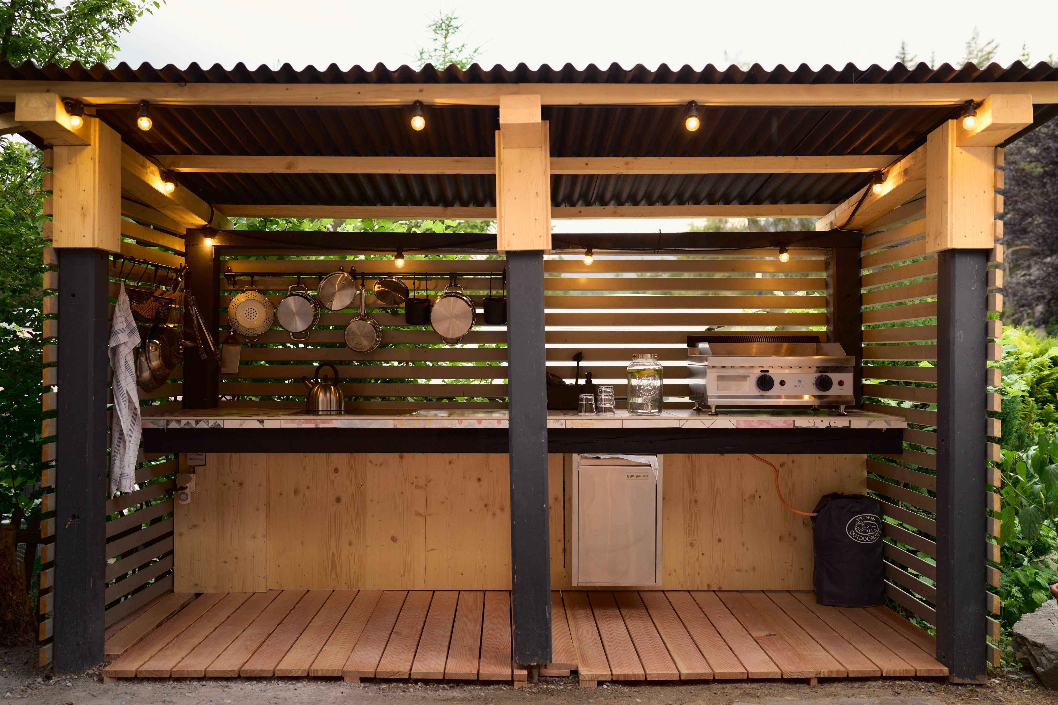 Cucina all'aperto in campeggio.