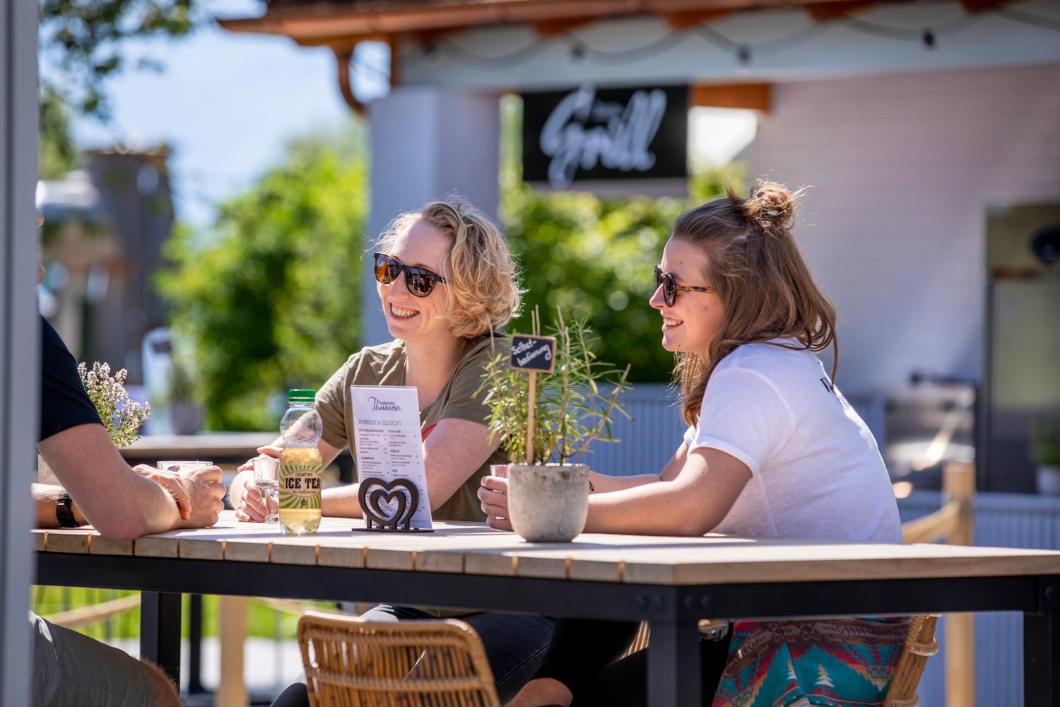 Ospiti del Seebistro Thunersee al TCS Camping Gwatt