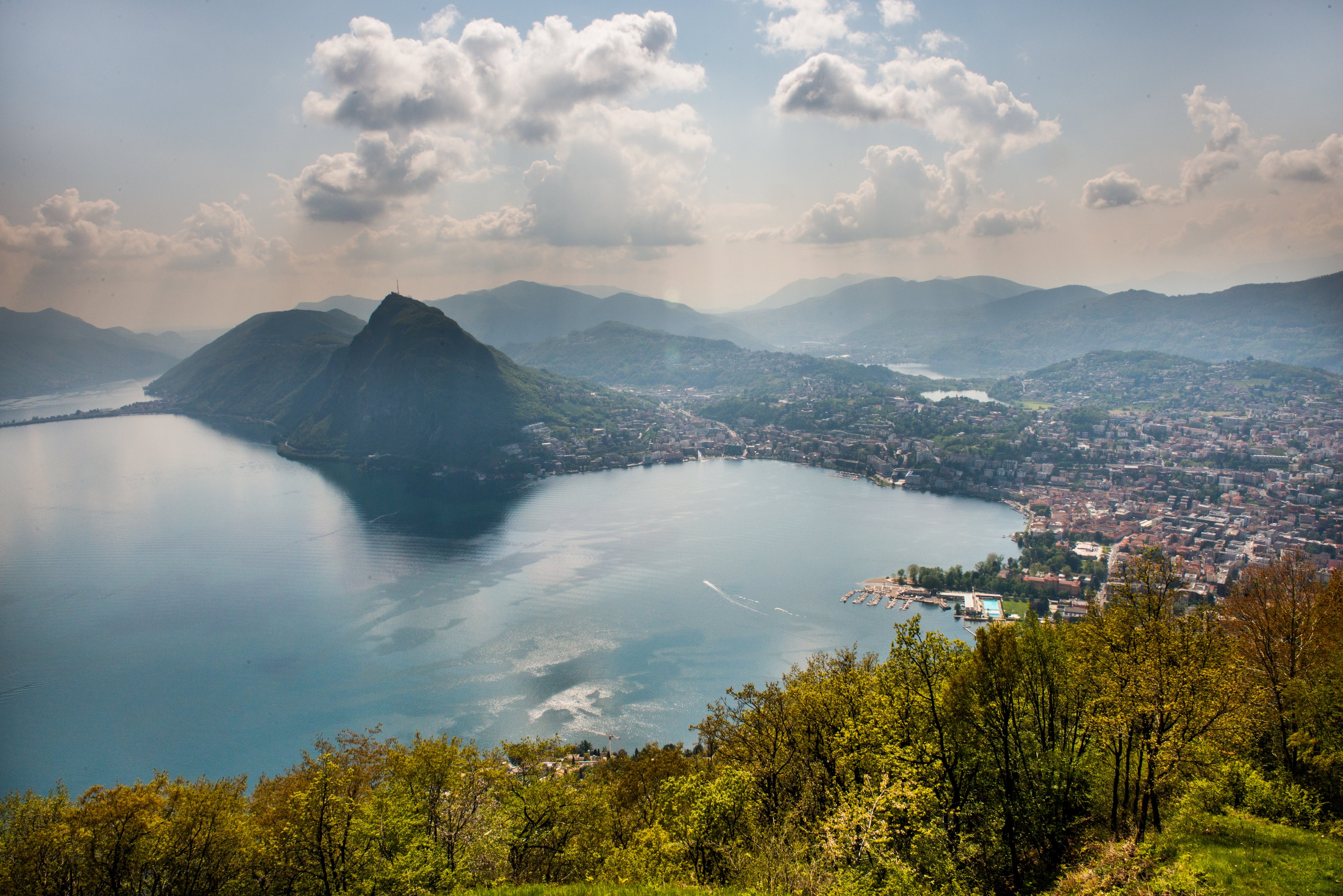 Photo de la région de Lugano prise par un drone.