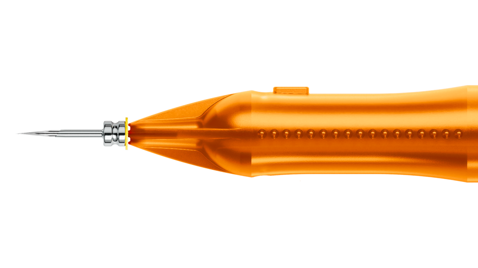 Trocar with tactile markings for improved orientation during insertion
