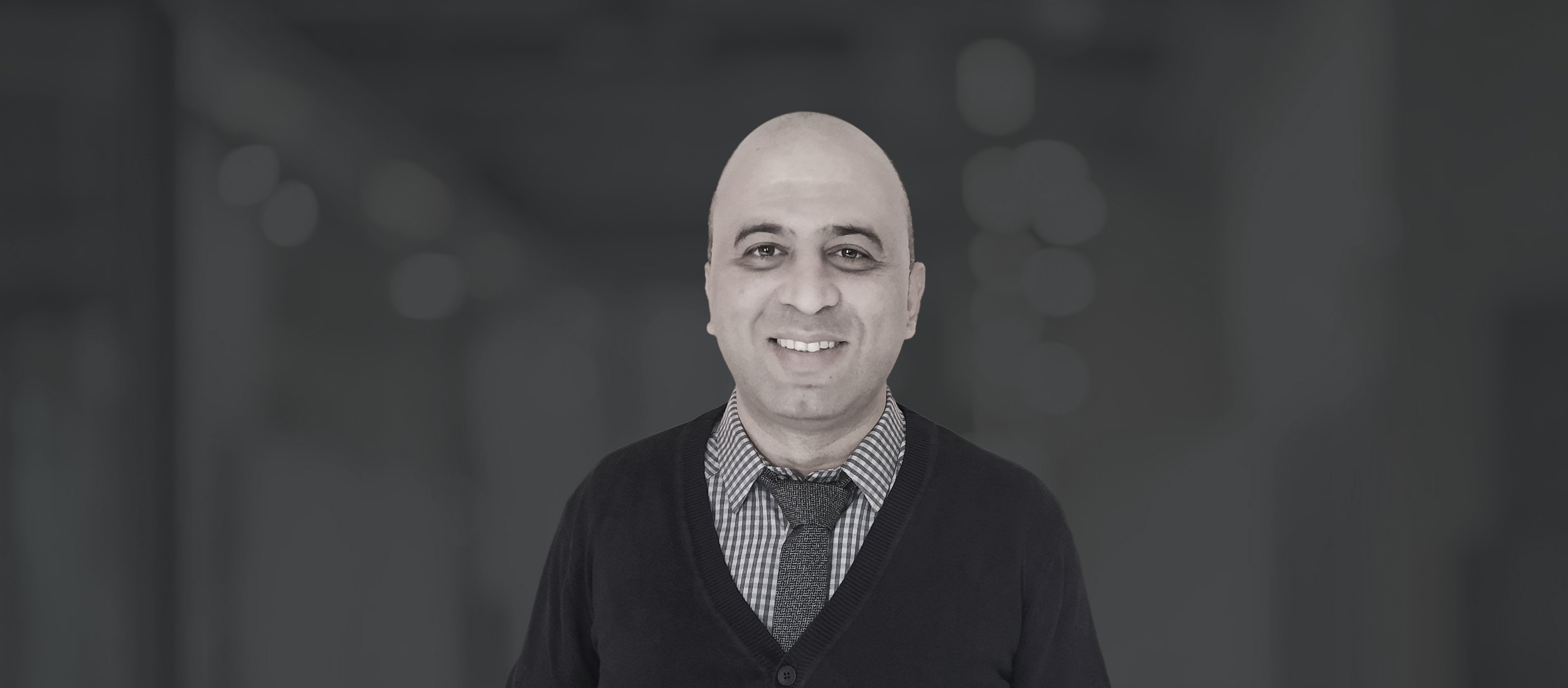 Ophthalmologist with a smile because of a Oertli device