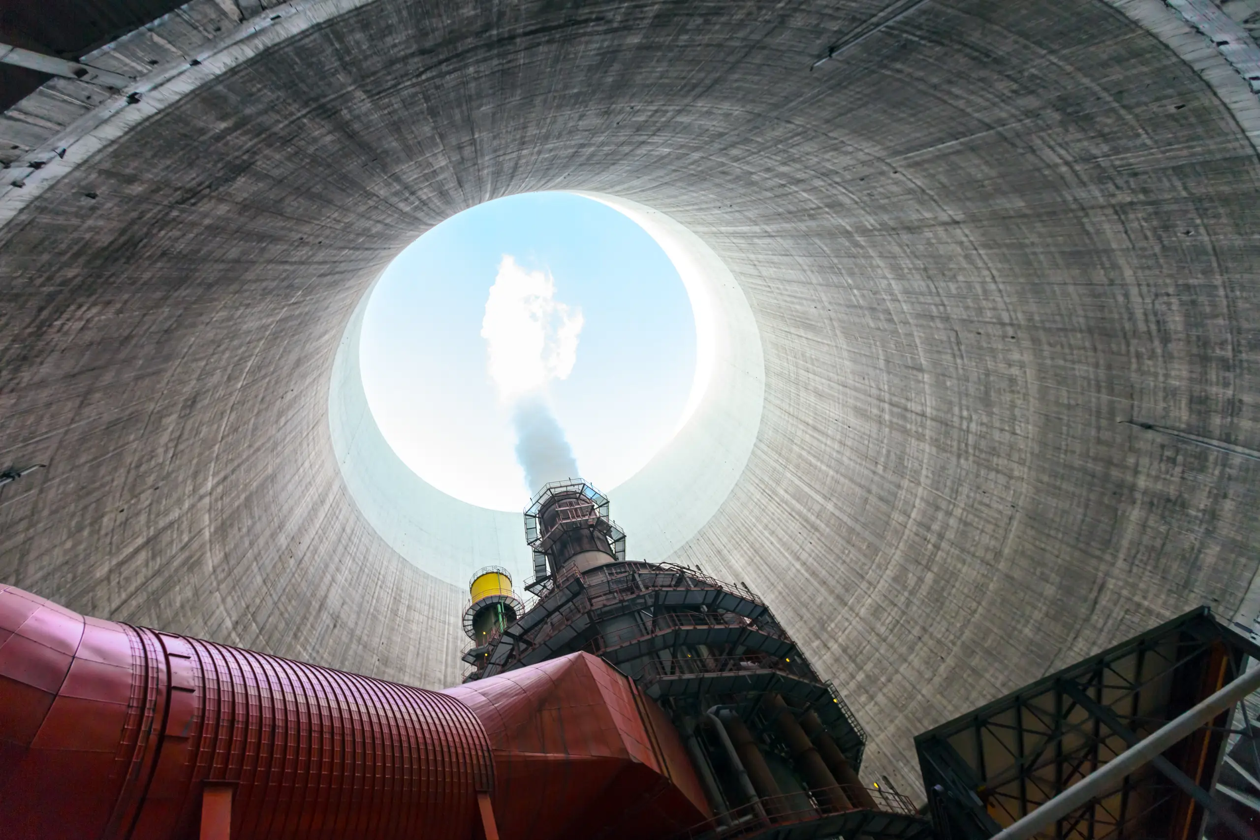 Thermal power plant with large chimney