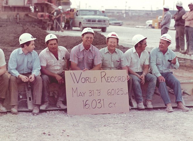 Zachry construction crew celebrates a world-record concrete pour at Dallas-Fort Worth Airport